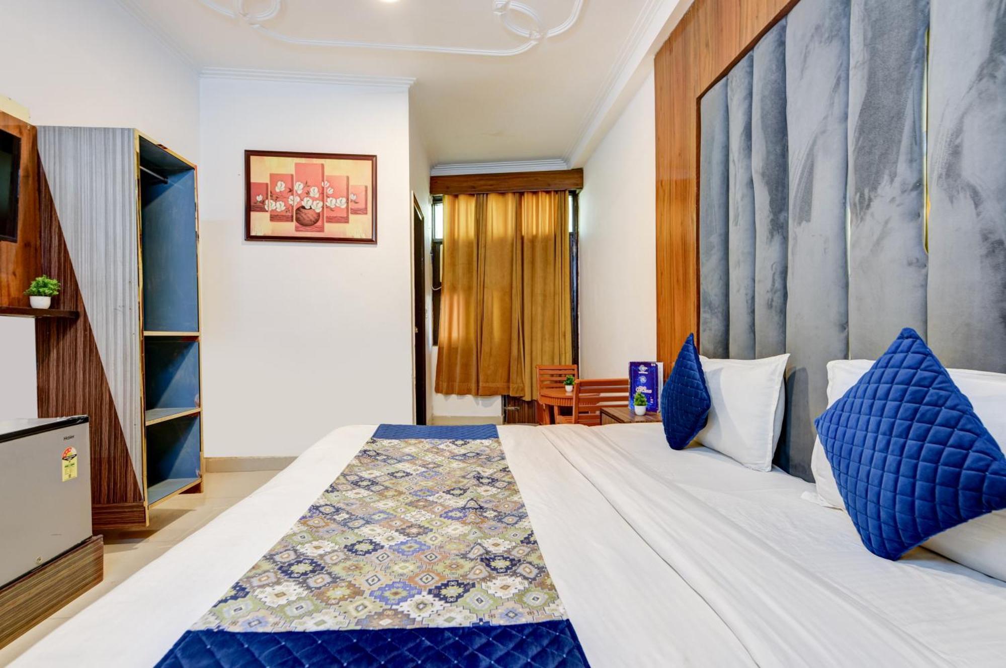 Kiara Near Delhi Airport - Free Airport Drop Hotel 4*