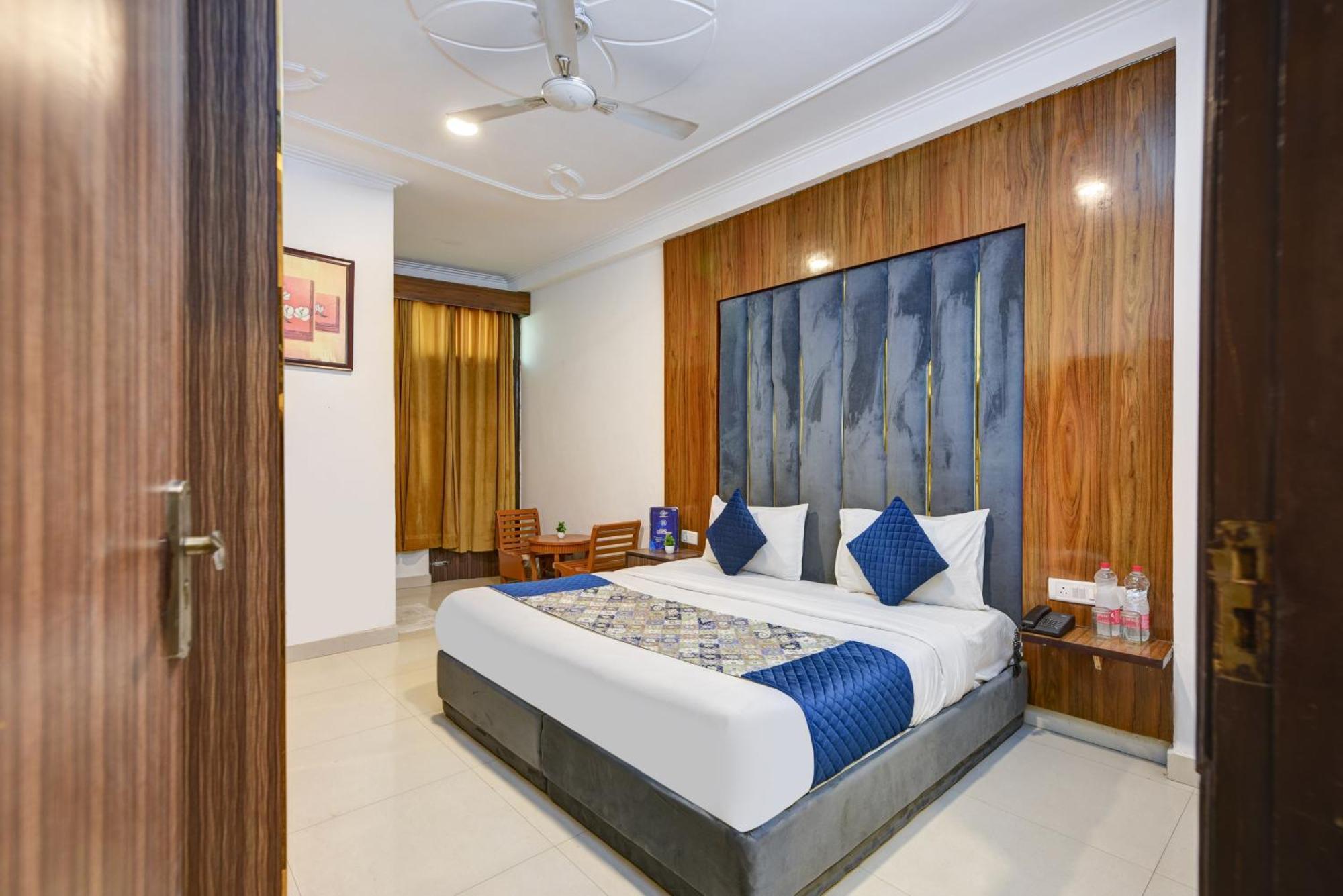 Hotel Kiara Near Delhi Airport - Free Airport Drop 4*