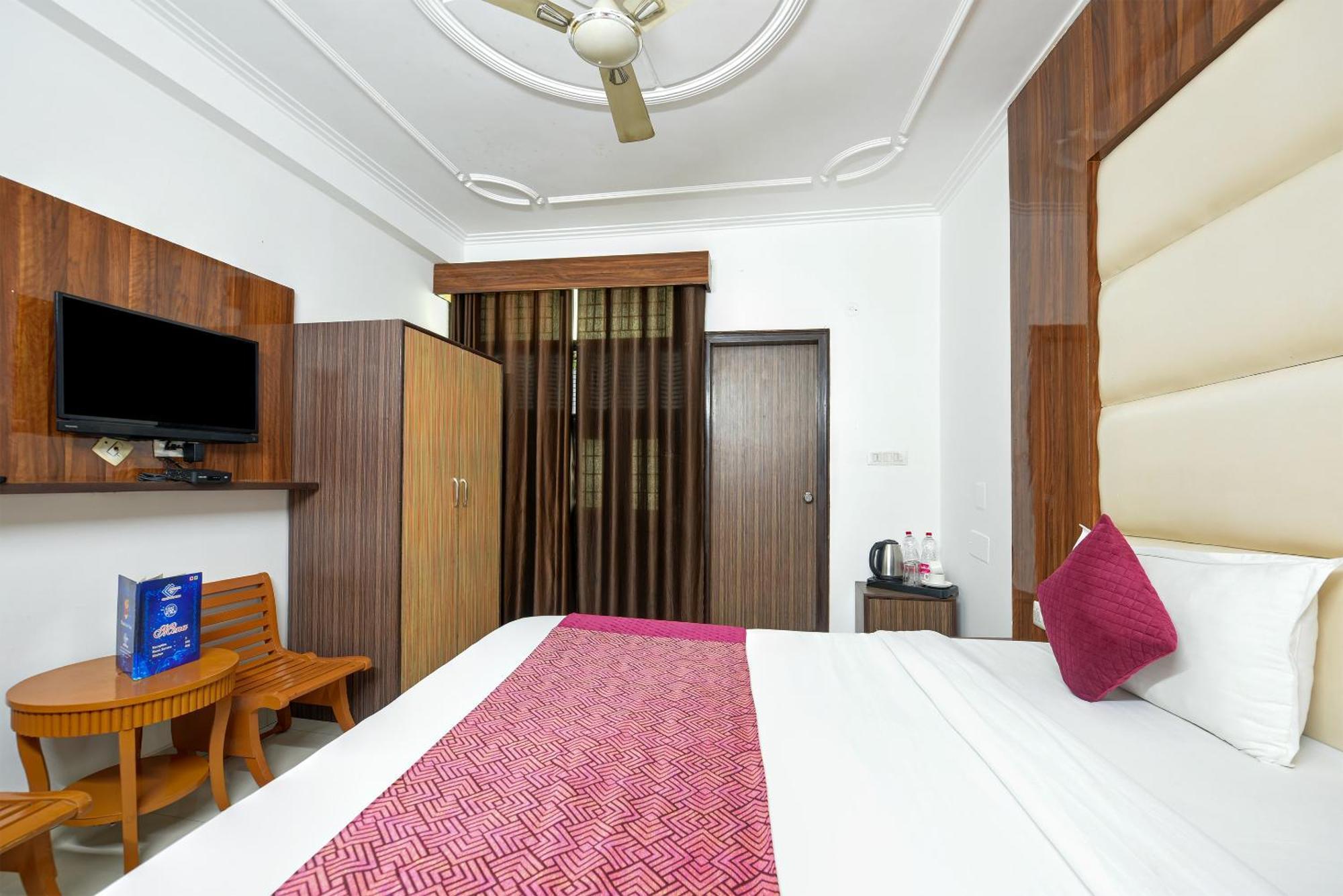 Kiara Near Delhi Airport - Free Airport Drop New Delhi