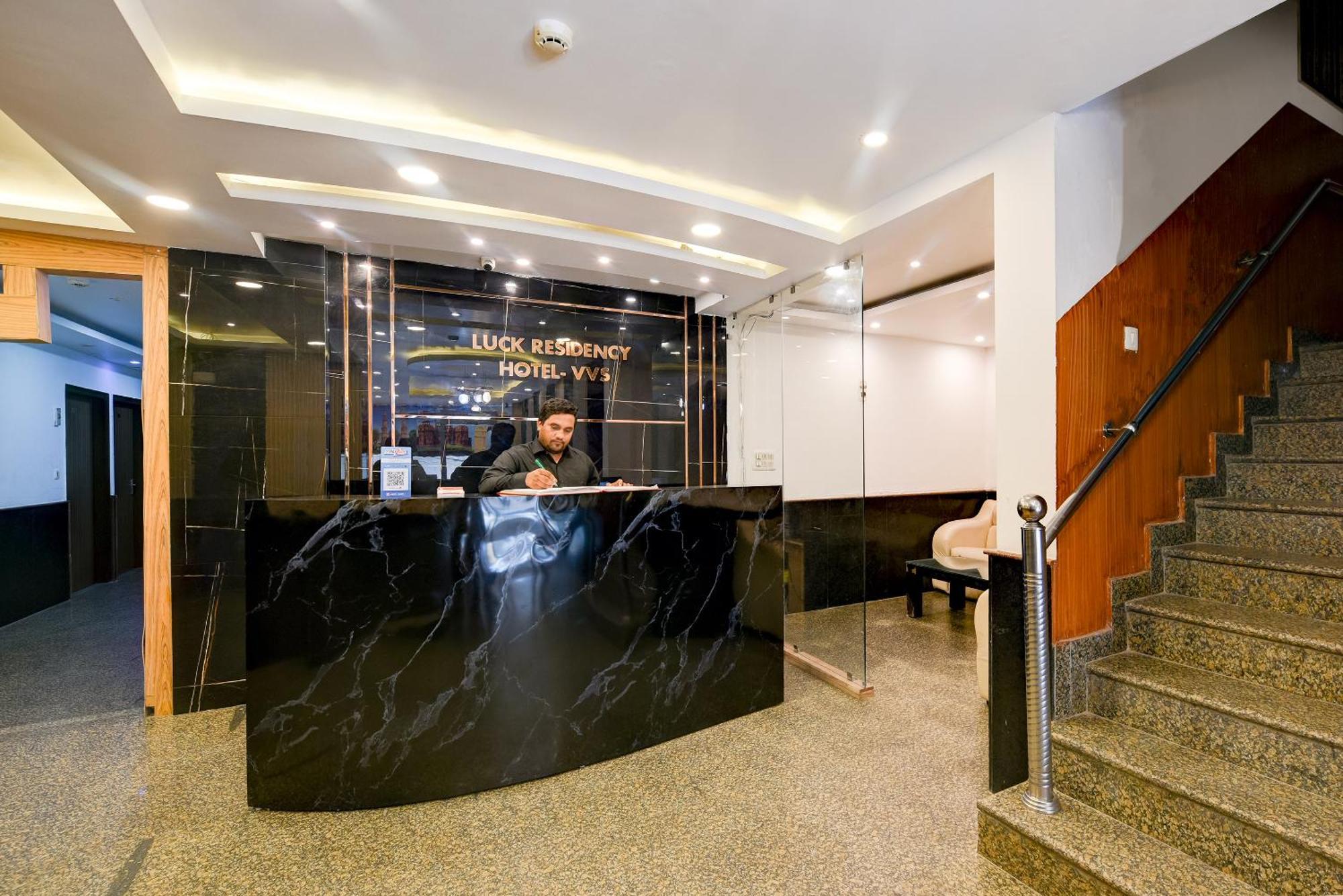 Kiara Near Delhi Airport - Free Airport Drop Hotel New Delhi