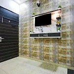 Hotel Gross Plaza Near The Airport Of Delhi
