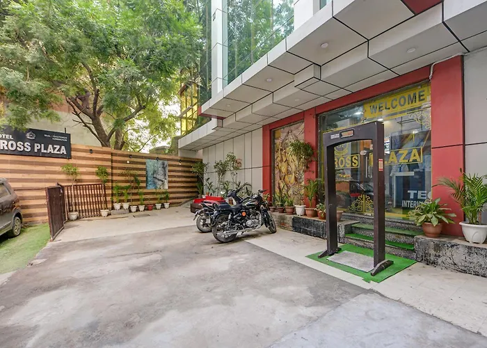 Hotel Gross Plaza Near The Airport Of Delhi