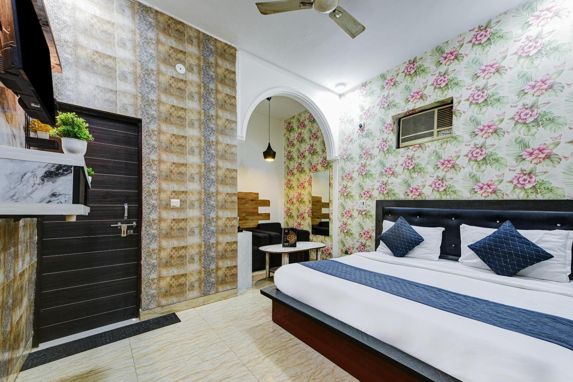 Gross Plaza Near The Airport Of Delhi 4*