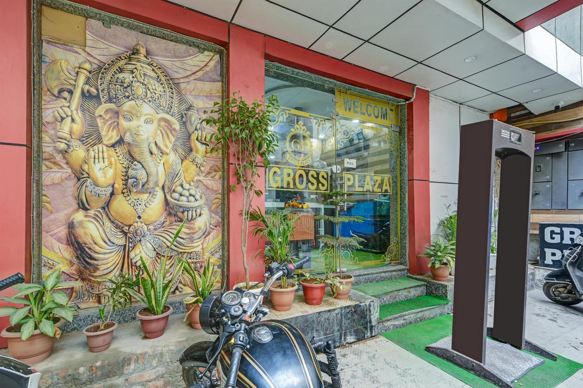 Hotel Gross Plaza Near The Airport Of Delhi New Delhi